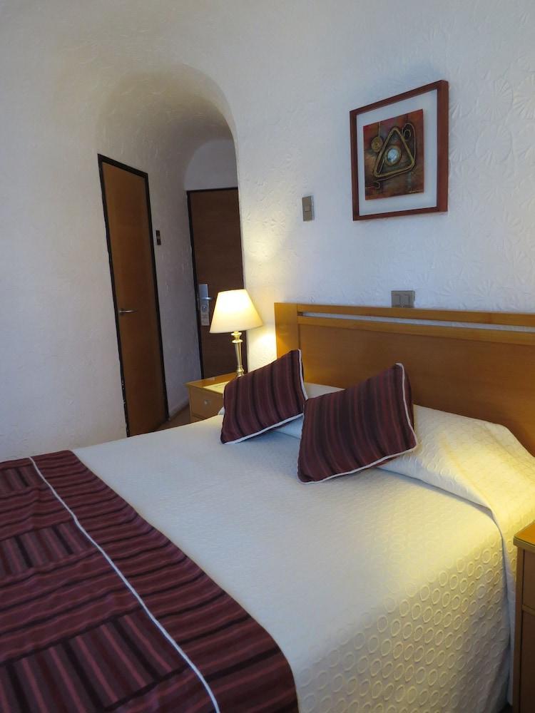 Hotel Montecarlo ซานติอาโก ภายนอก รูปภาพ