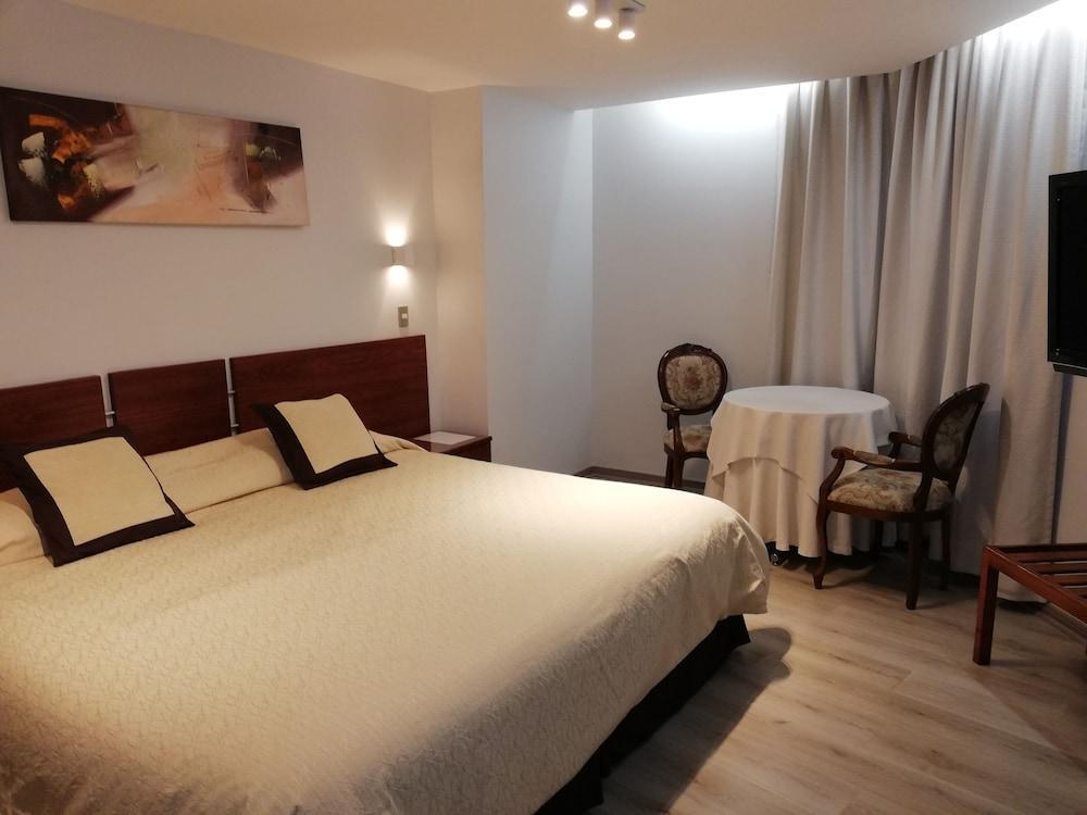 Hotel Montecarlo ซานติอาโก ภายนอก รูปภาพ
