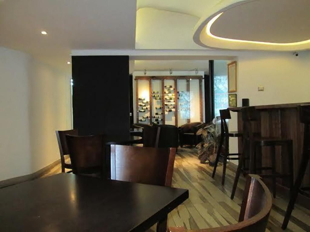 Hotel Montecarlo ซานติอาโก ภายนอก รูปภาพ